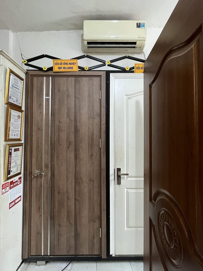 CỬA HÀNG TRƯNG BÀY MẪU CỬA NHỰA CHO NHÀ TẮM TẠI PHƯỜNG TÂN THỚI HIỆP